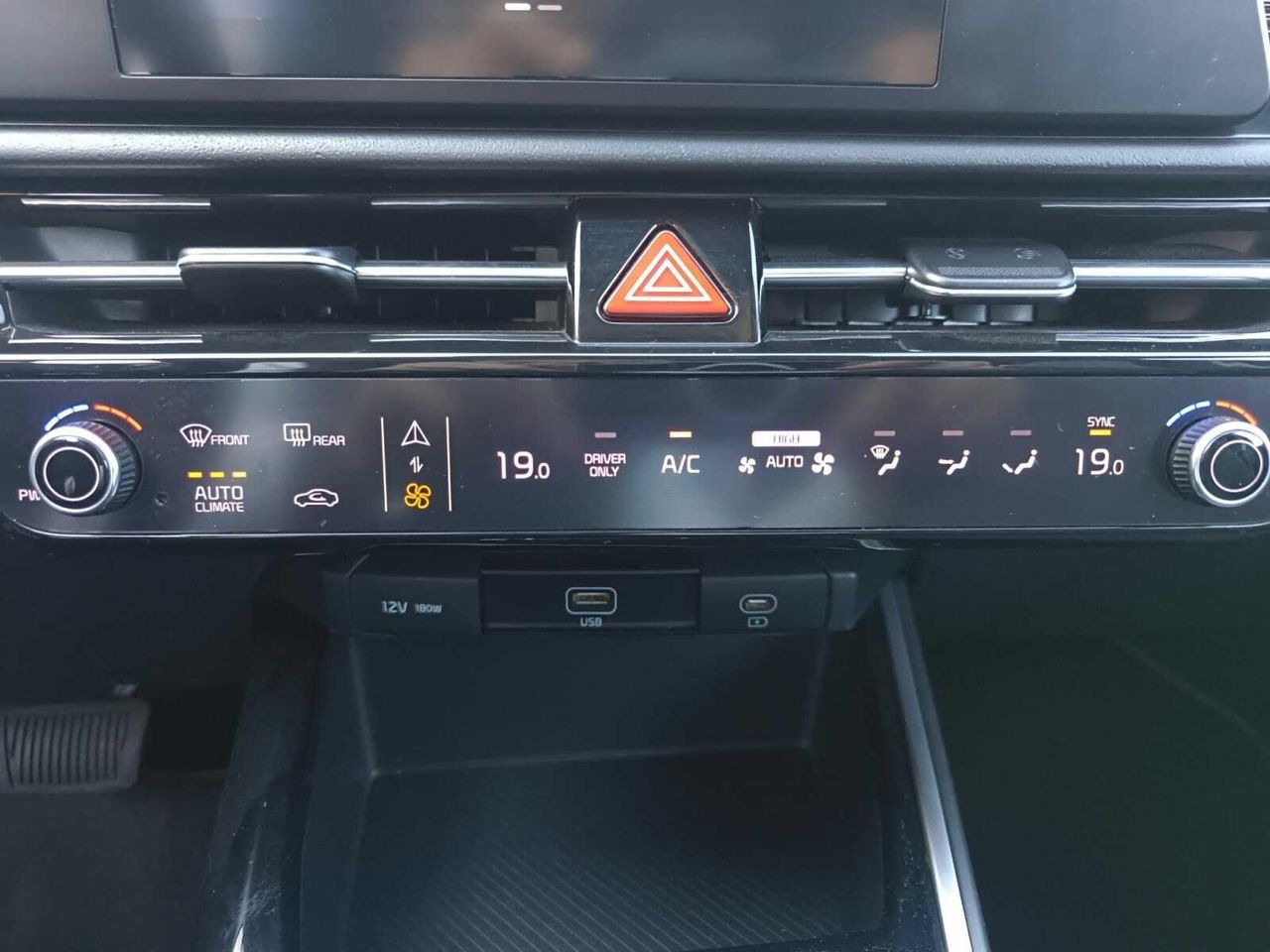 Kia Niro 1.6 GDI HEV 141 CV CONCEPT  - Foto 2