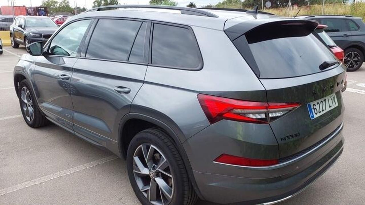Skoda Kodiaq 2.0 TDI 150 CV DSG 4X2 SPORTLINE + PACK CONFORT 7 PLAZAS  - Foto 2