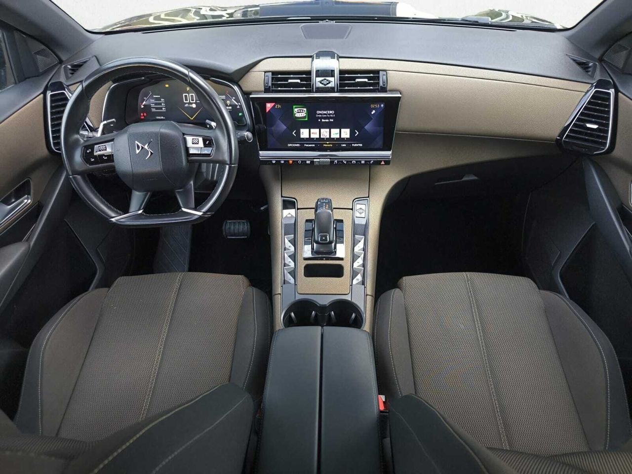 DS DS 7 CROSSBACK BLUE HDI 130 AUT SO CHIC  - Foto 2