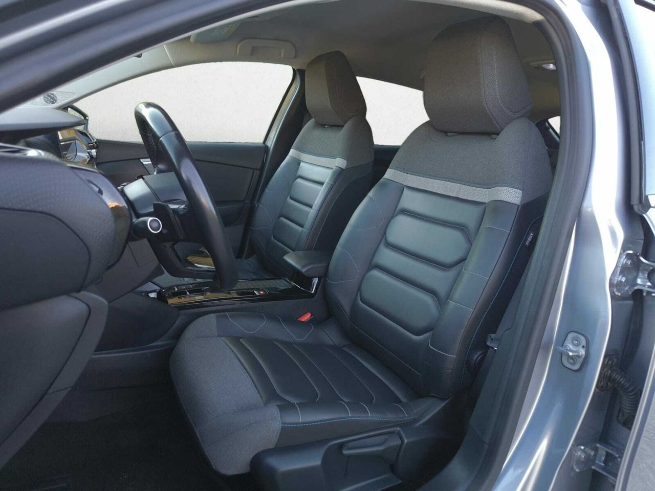 Citroën C4 BLUE HDI 130 CV EAT8 SHINE  - Foto 2