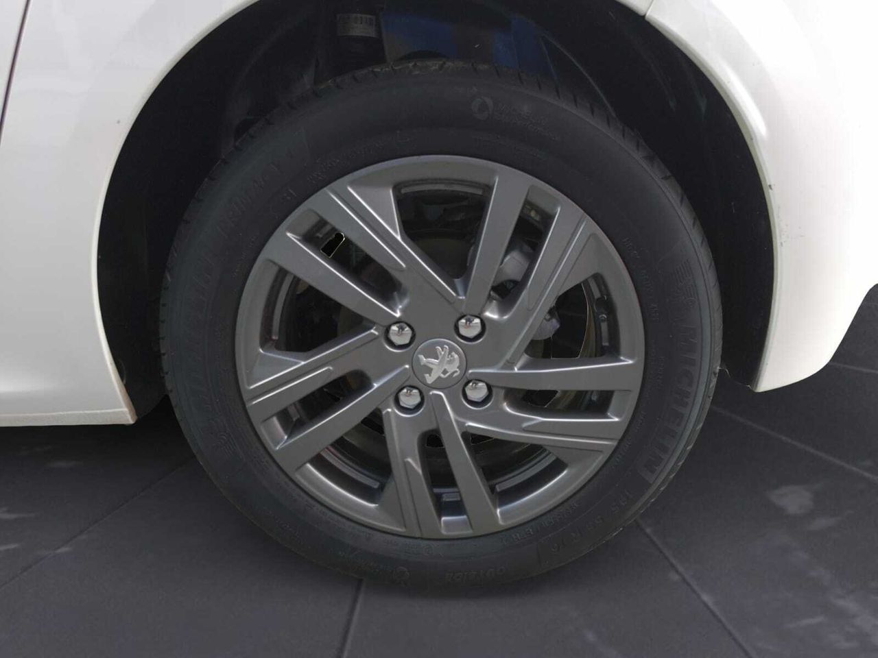 Peugeot 208 ACTIVE PACK BLUE HDI 100 CV  - Foto 2
