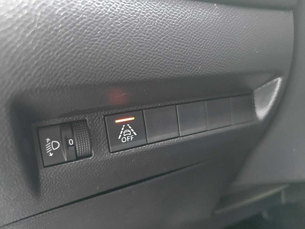 Peugeot 208 ACTIVE PACK BLUE HDI 100 CV  - Foto 2