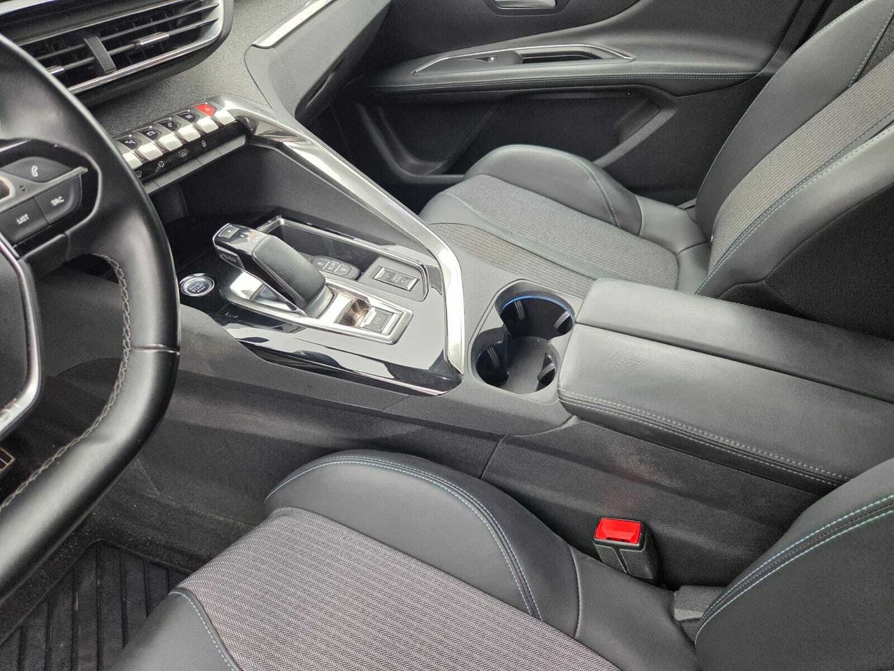 Peugeot 3008 Hybrid ALLURE PACK HYBRID 225 e-EAT8  - Foto 2