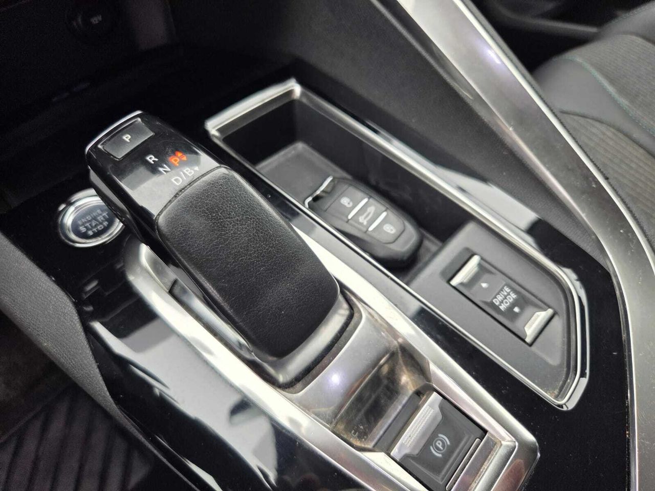 Peugeot 3008 Hybrid ALLURE PACK HYBRID 225 e-EAT8  - Foto 2