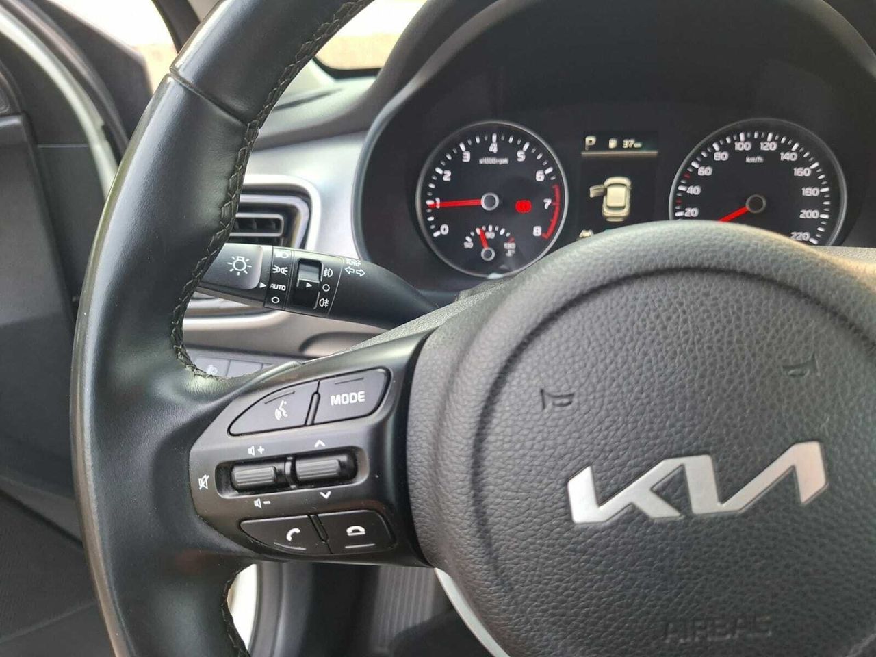 Kia Stonic 1.0 TGDI MHEV DRIVE  - Foto 2