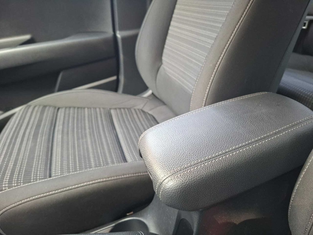 Kia Stonic 1.0 TGDI MHEV DRIVE  - Foto 2