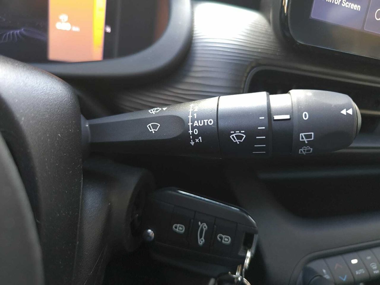 Jeep Avenger 1.2 ALTITUDE  - Foto 2