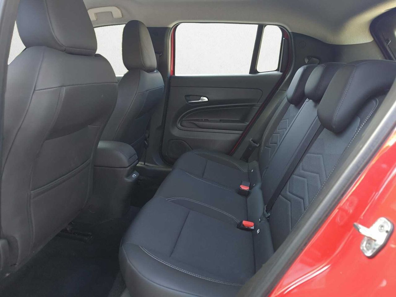 Jeep Avenger 1.2 ALTITUDE  - Foto 2