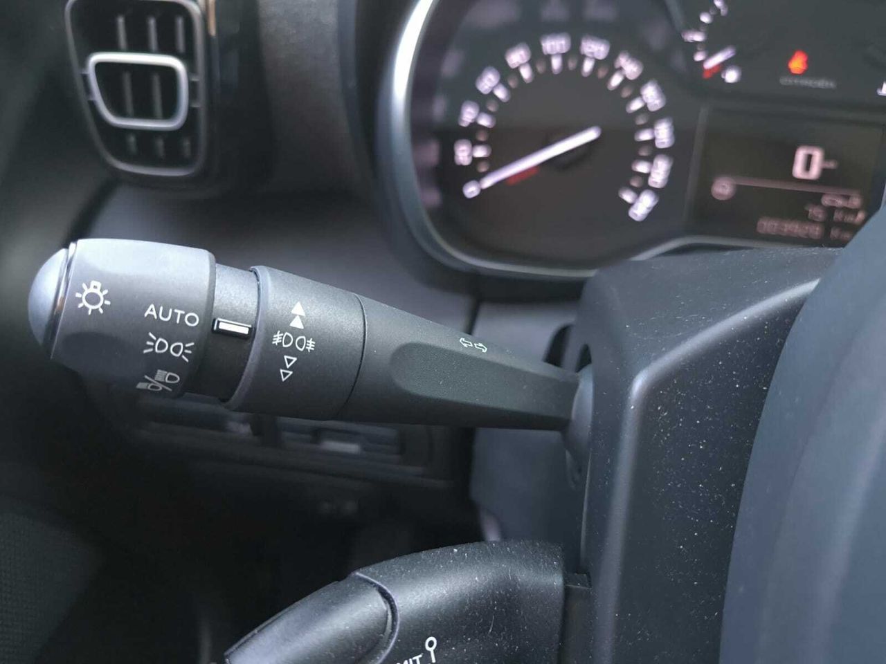 Citroën C3 Aircross BLUE HDI 110 CV SHINE  - Foto 2