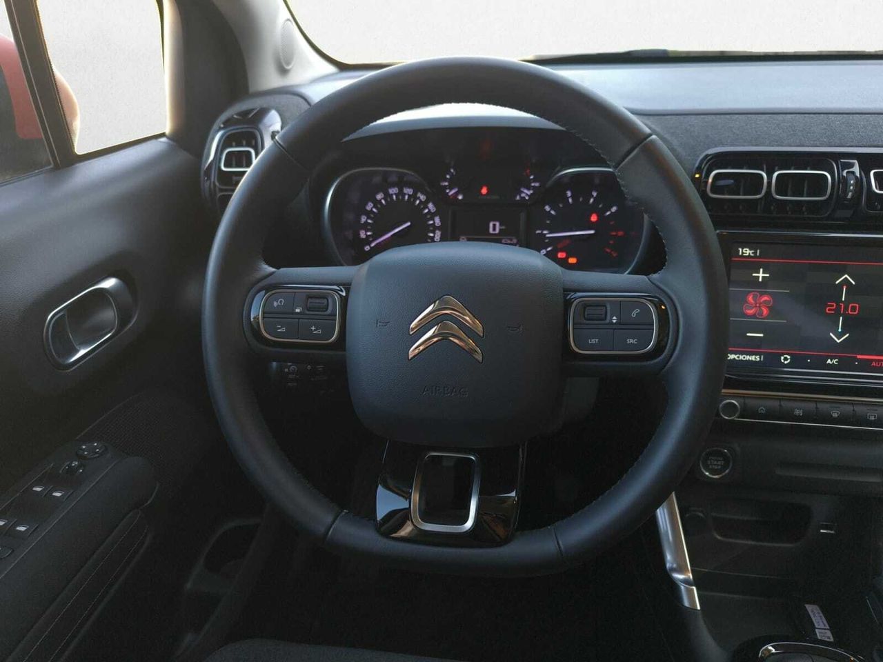 Citroën C3 Aircross BLUE HDI 110 CV SHINE  - Foto 2