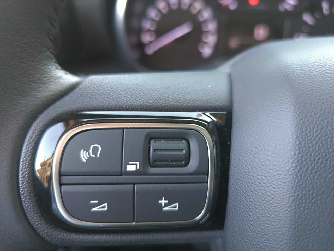 Citroën C3 Aircross BLUE HDI 110 CV SHINE  - Foto 2