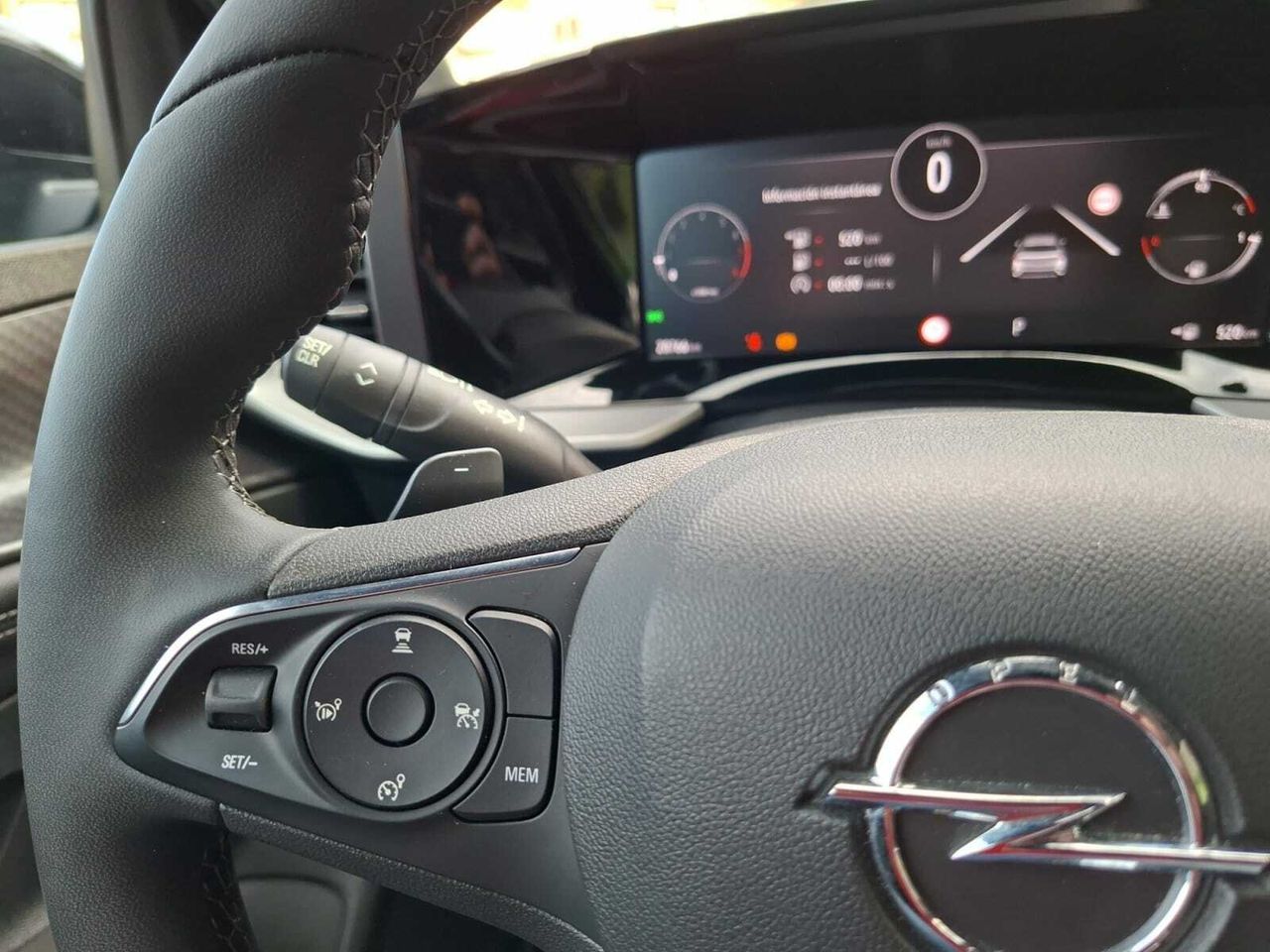 Opel Mokka ULTIMATE 1.2 T AT8 S/S 130 CV  - Foto 2