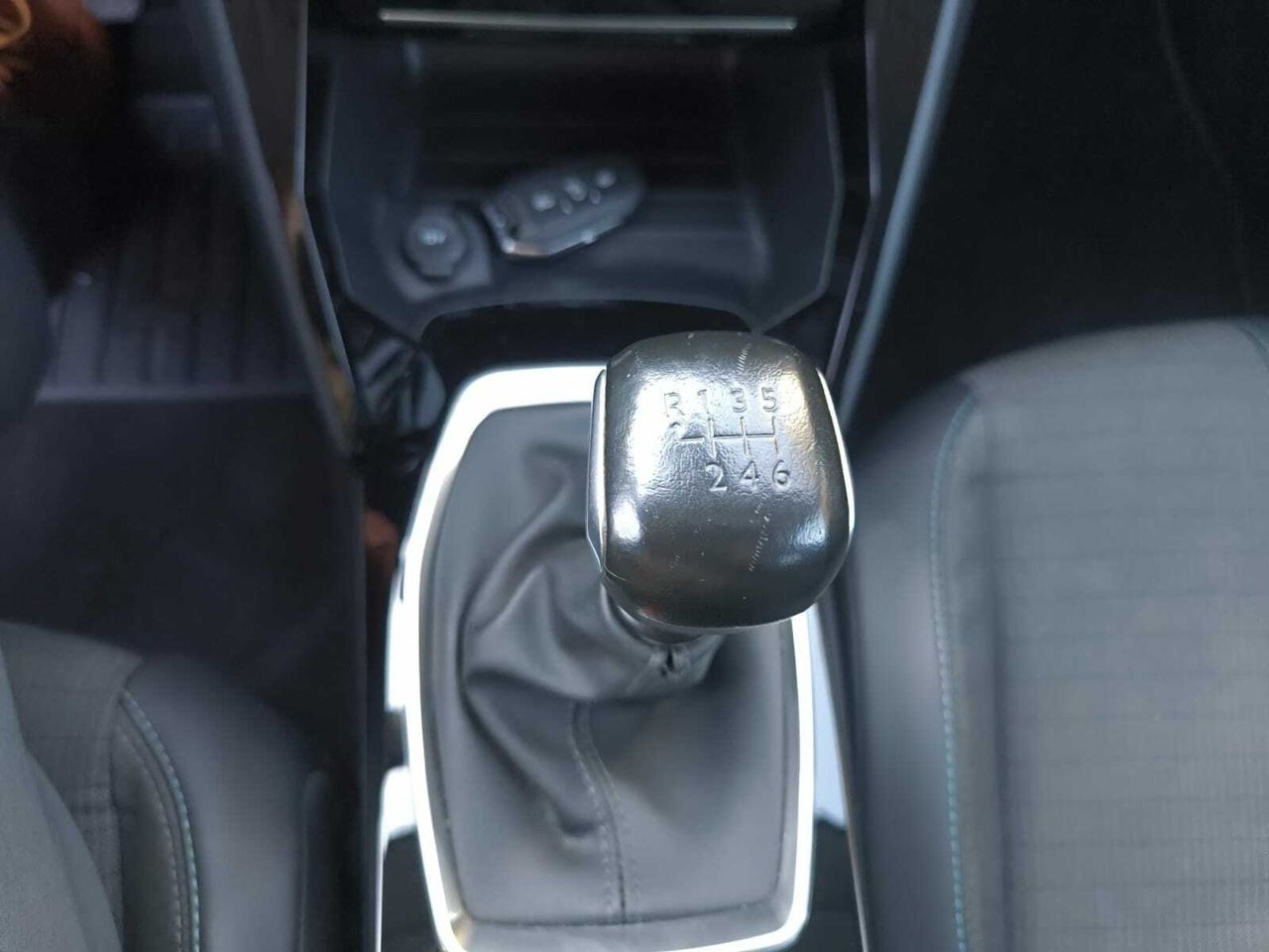 Peugeot 208 ALLURE PURE TECH 100 CV  - Foto 2