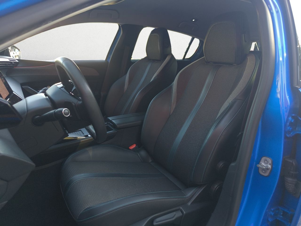 Peugeot 308 ALLURE HYBRD 180 e EAT8  - Foto 2