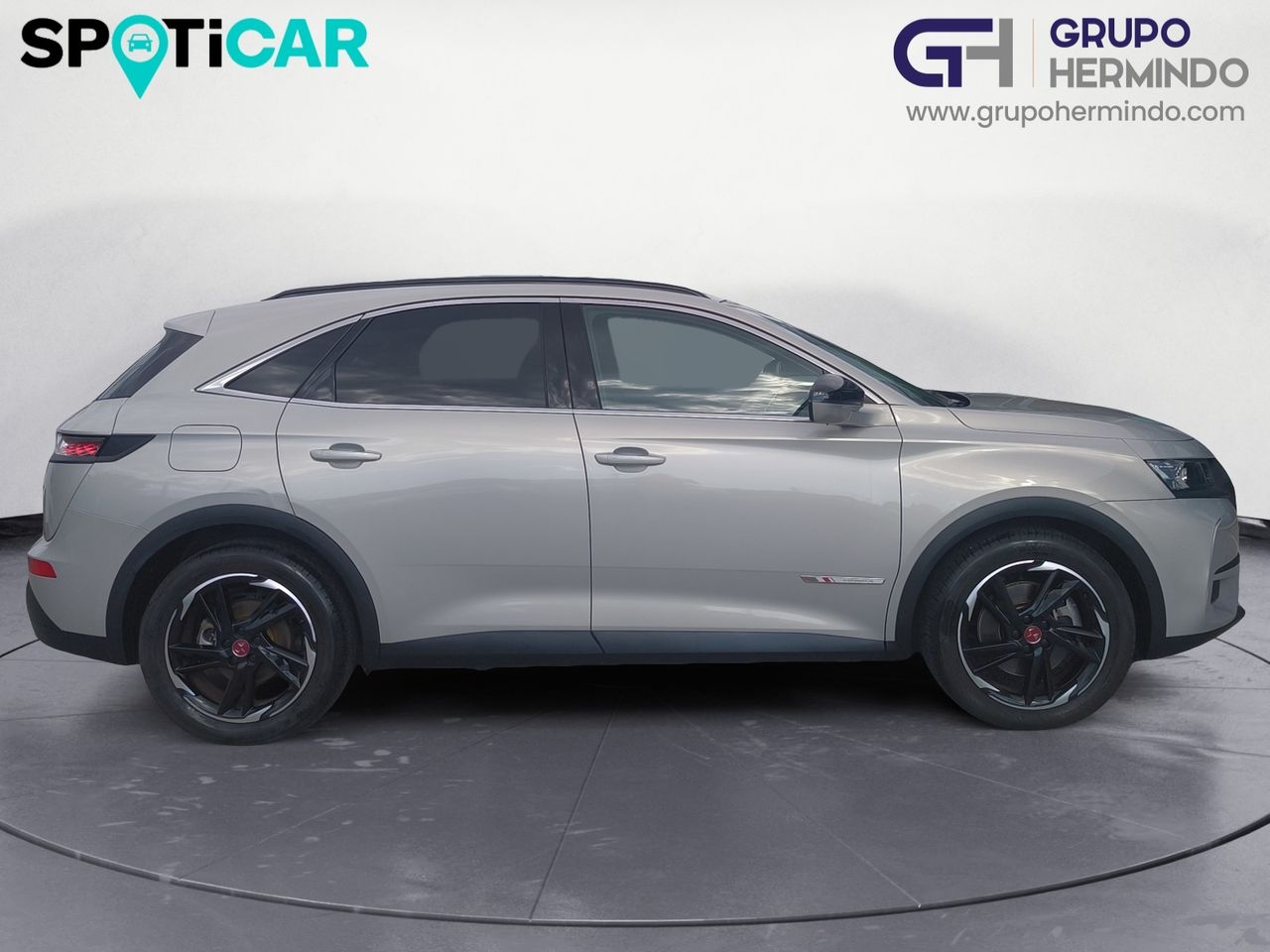DS DS 7 CROSSBACK E TENSE 225 PERFORMANCE LINE  - Foto 2