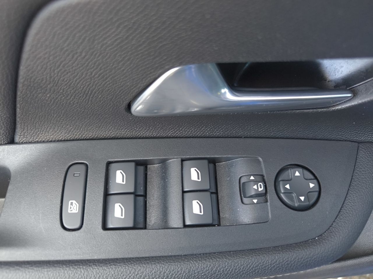 Opel Mokka ULTIMATE 1.2 T 96 KW 130 CV AUT  - Foto 2