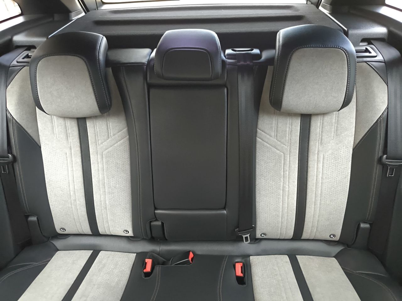 Peugeot 3008 Hybrid GT HYBRID 225 e EAT8 PHEV  - Foto 2