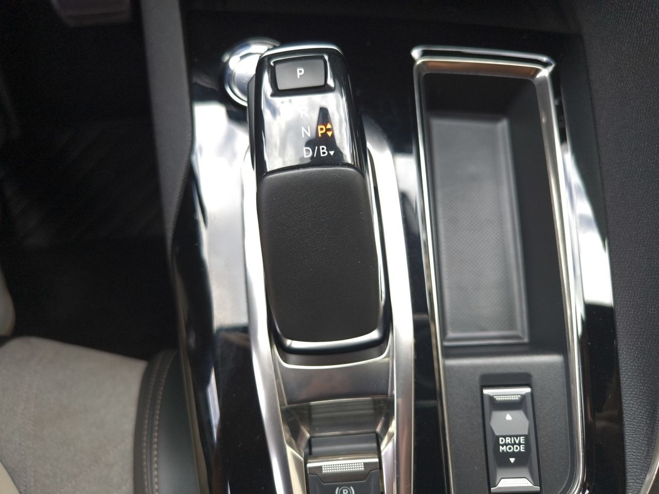 Peugeot 3008 Hybrid GT HYBRID 225 e EAT8 PHEV  - Foto 2