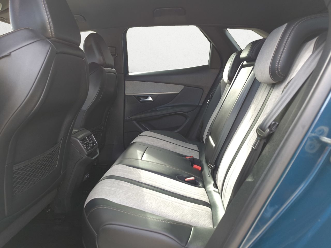 Peugeot 3008 Hybrid GT HYBRID 225 e EAT8 PHEV  - Foto 2