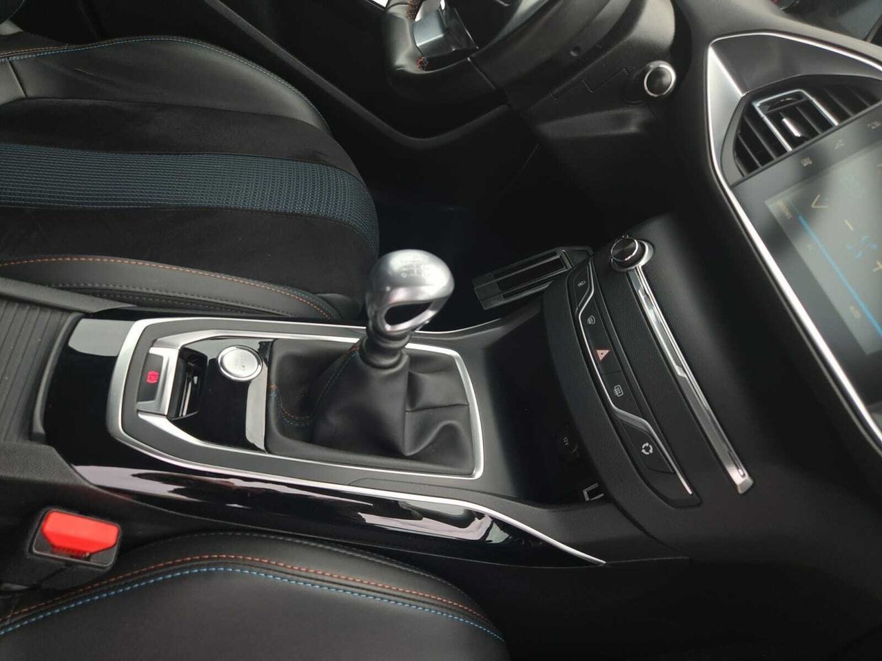 Peugeot 308 TECH EDITION BLUE HDI 130 CV  - Foto 2