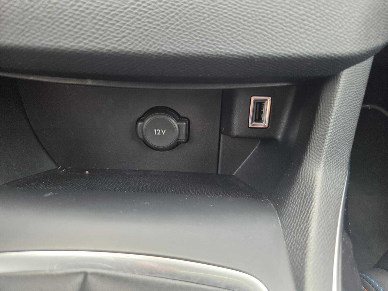 Peugeot 308 TECH EDITION BLUE HDI 130 CV  - Foto 2