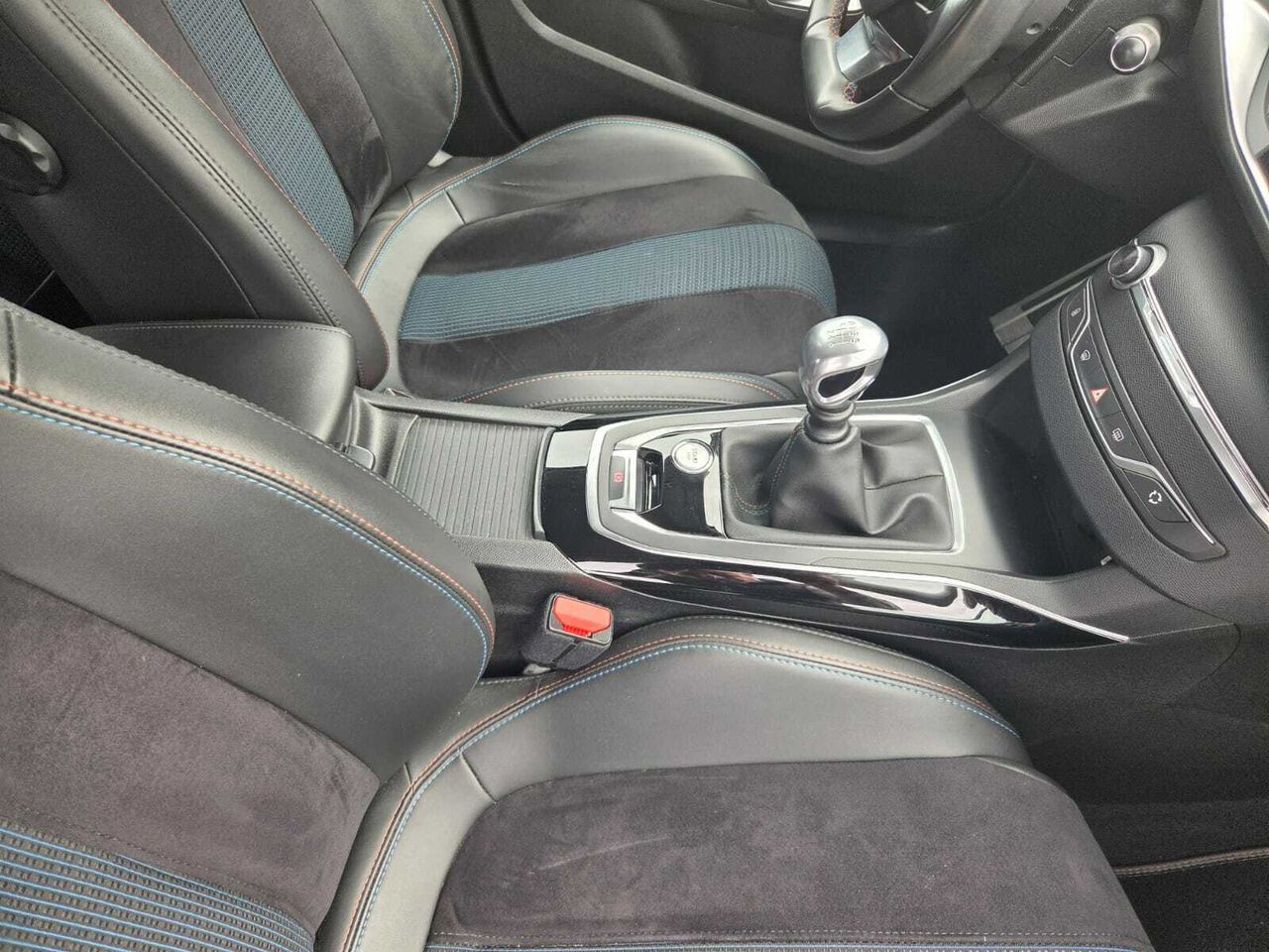 Peugeot 308 TECH EDITION BLUE HDI 130 CV  - Foto 2