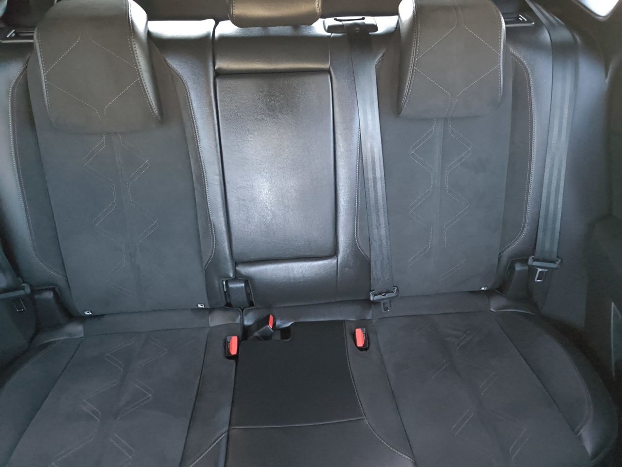 DS DS 7 CROSSBACK BLUE HDI 180 CV AUT PERFORMANCE LINE  - Foto 2