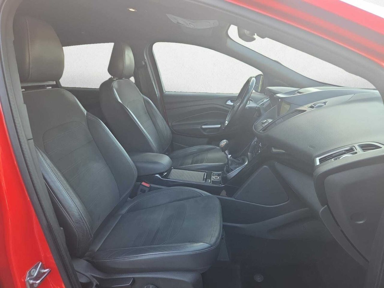 Ford Kuga 1.5 TDCI 120 CV ST LINE  - Foto 2
