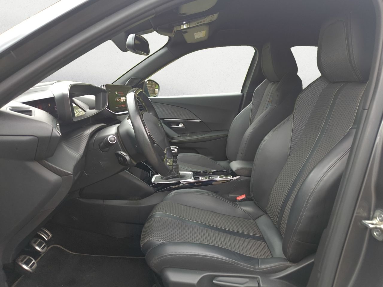 Peugeot 2008 GT LINE BLUE HDI 100 CV  - Foto 2