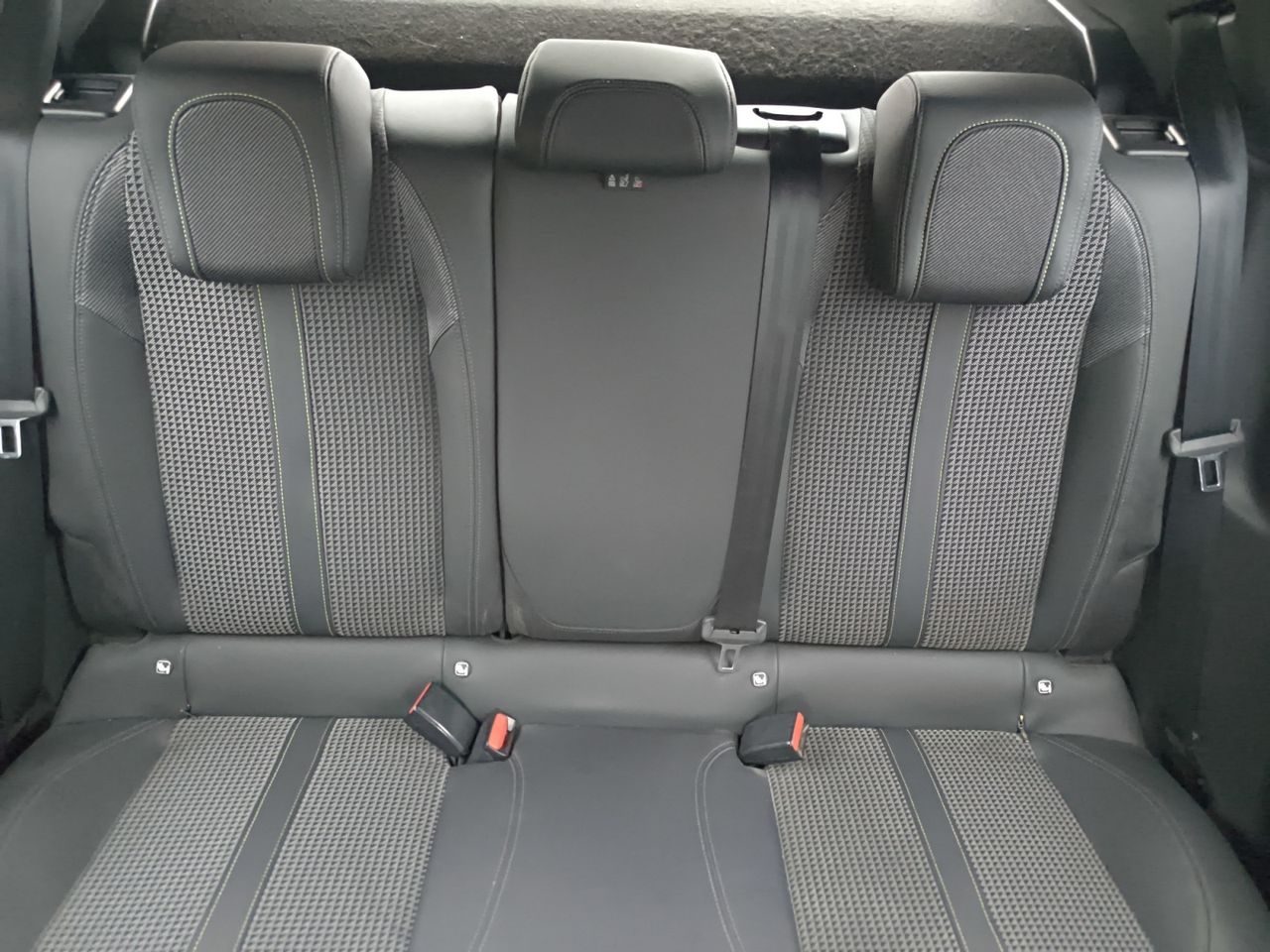 Peugeot 2008 GT LINE BLUE HDI 100 CV  - Foto 2