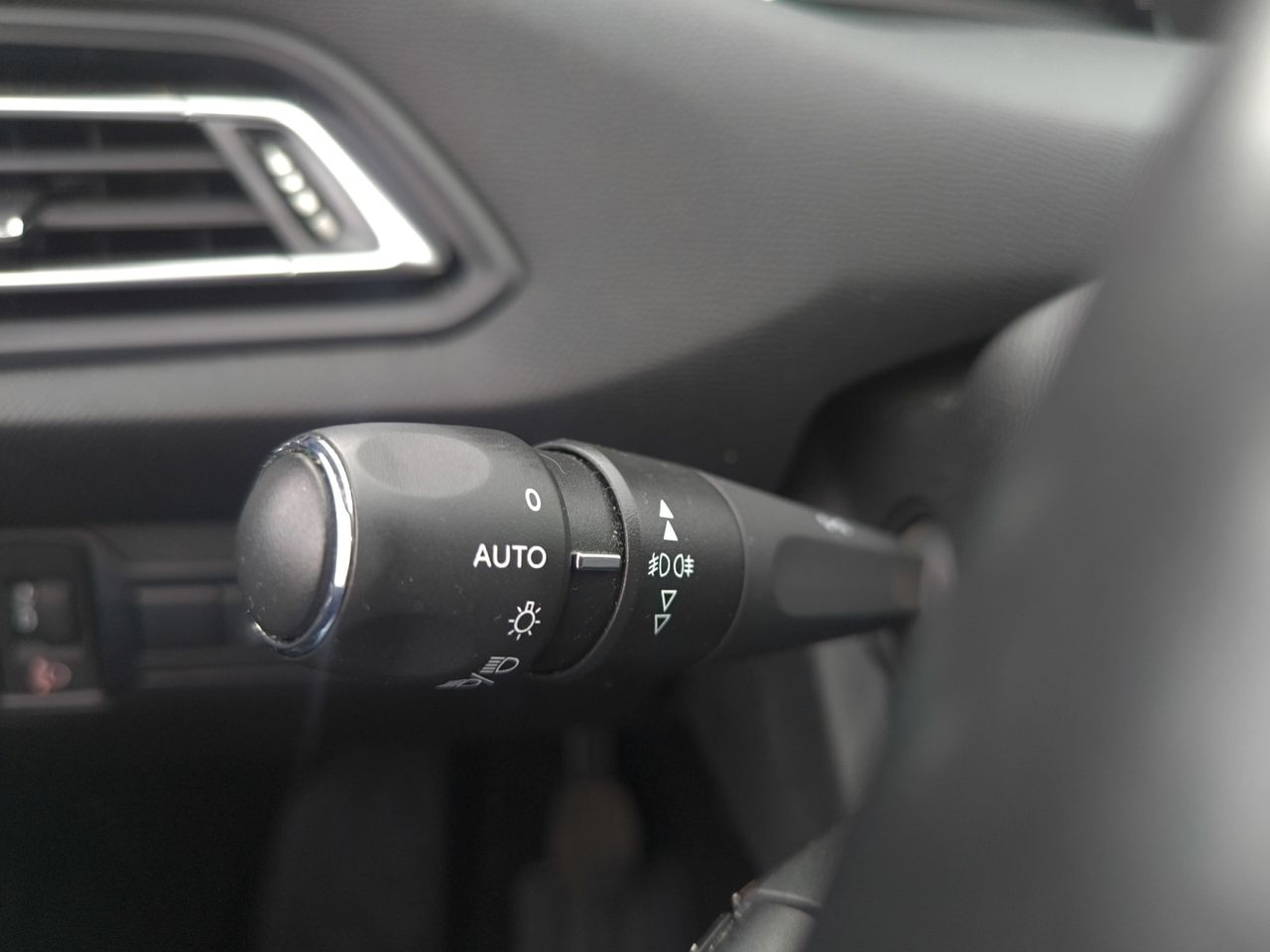 Peugeot 308 SW ALLURE BLUE HDI 130 CV  - Foto 2