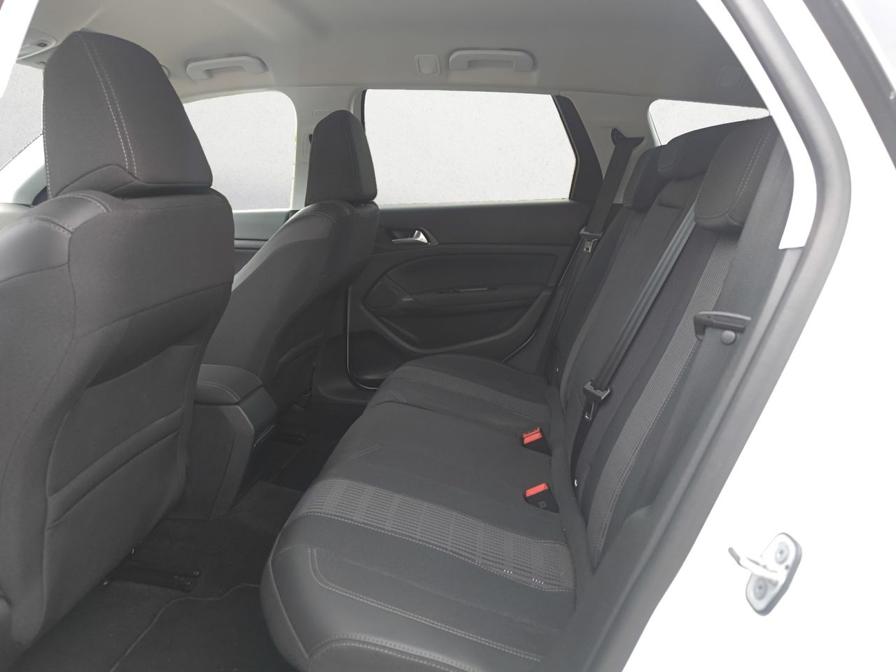 Peugeot 308 SW ALLURE BLUE HDI 130 CV  - Foto 2