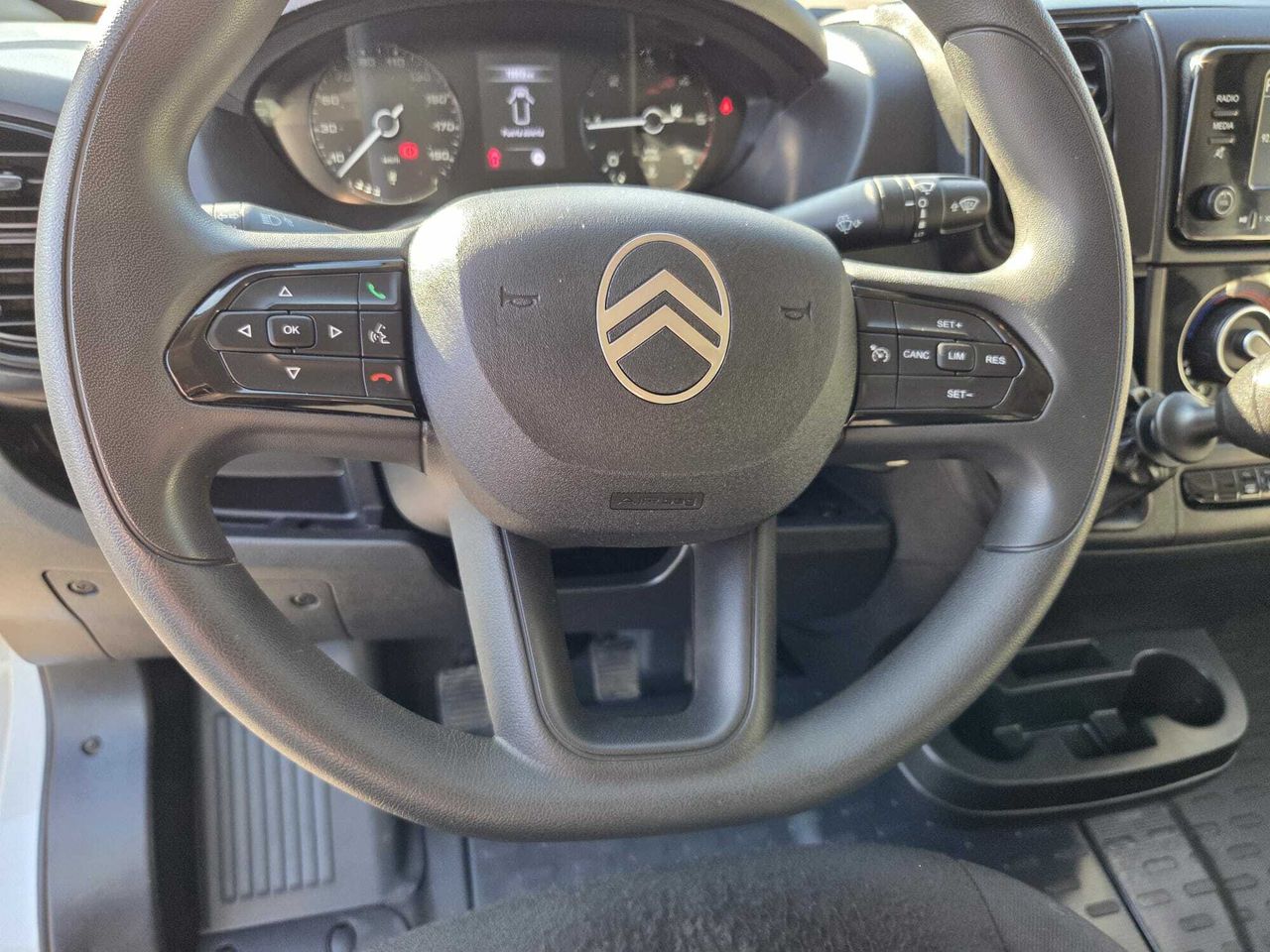 Citroën Jumper NUEVO JUMPER 3.5 L3 H2 BLUE HDI 140 CV  - Foto 2