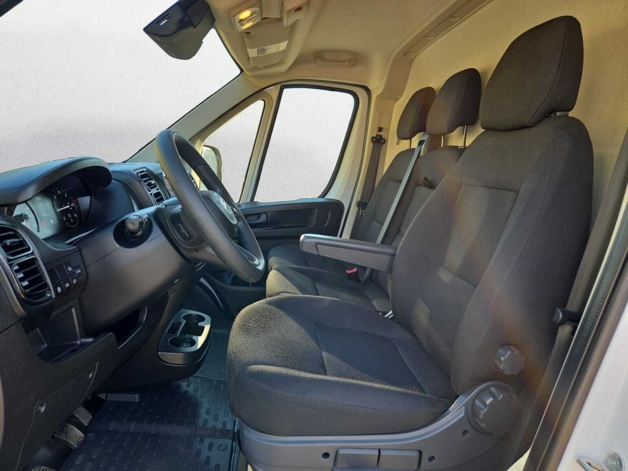 Citroën Jumper NUEVO JUMPER 3.5 L3 H2 BLUE HDI 140 CV  - Foto 2