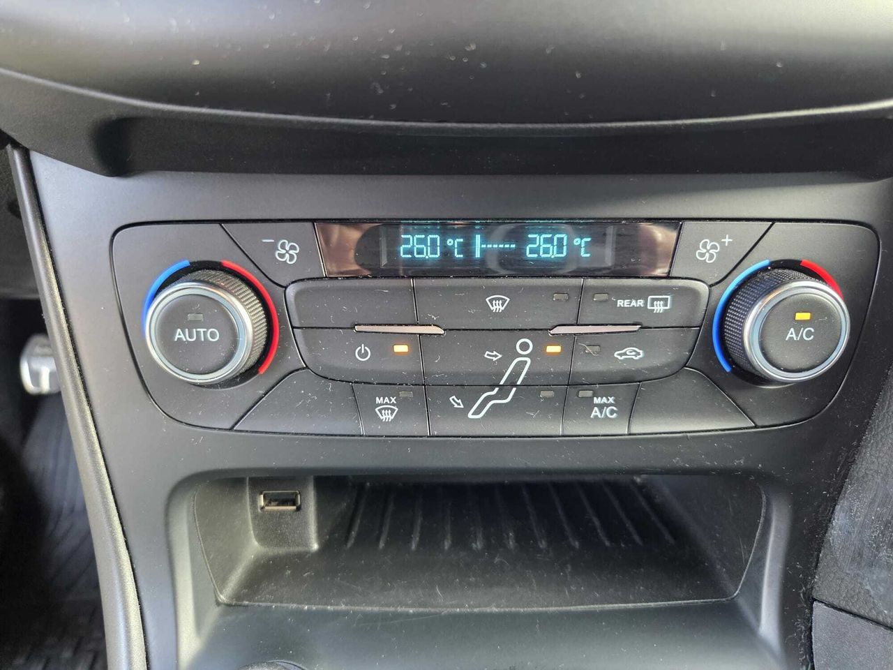 Ford Focus ST LINE SPORT 120 CV  - Foto 2