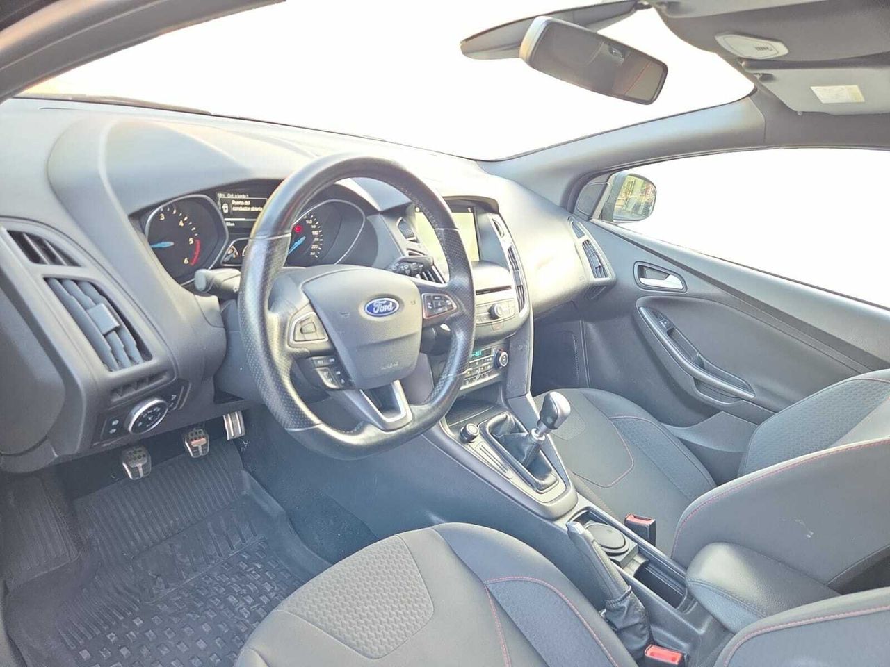 Ford Focus ST LINE SPORT 120 CV  - Foto 2