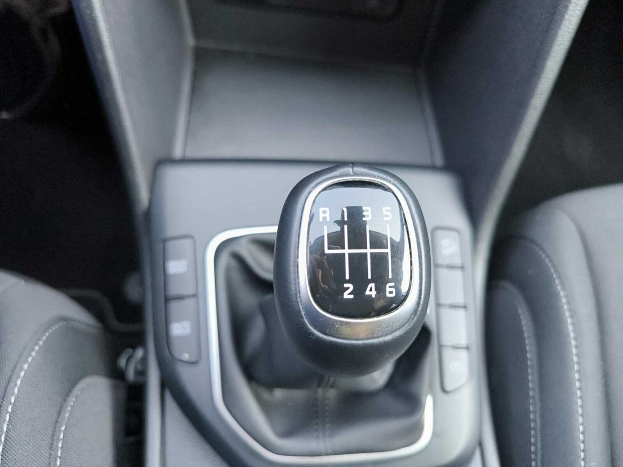 Kia Sportage 1.6 TGDI 150 CV CONCEPT 4X2  - Foto 2