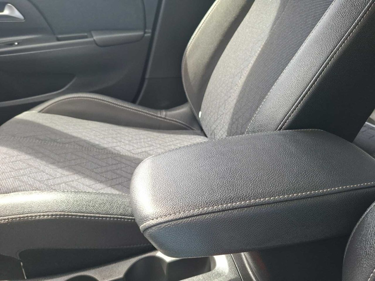 Opel Corsa ELEGANCE 1.5 D DT 100 CV  - Foto 2