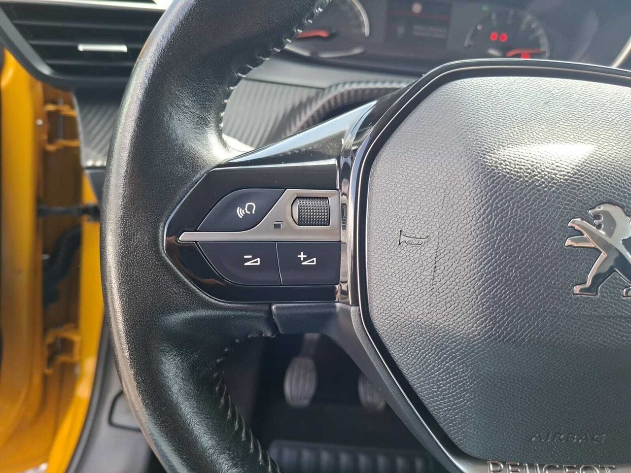 Peugeot 208 ACTIVE PURE TECH 75 CV  - Foto 2