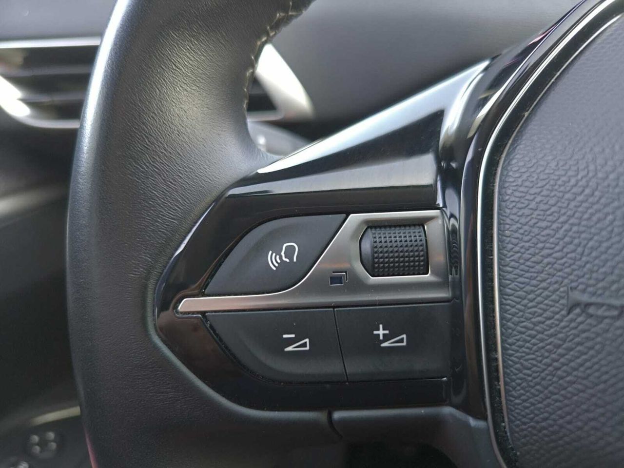 Peugeot 3008 ALLURE PACK BLUE HDI 130 CV  - Foto 2