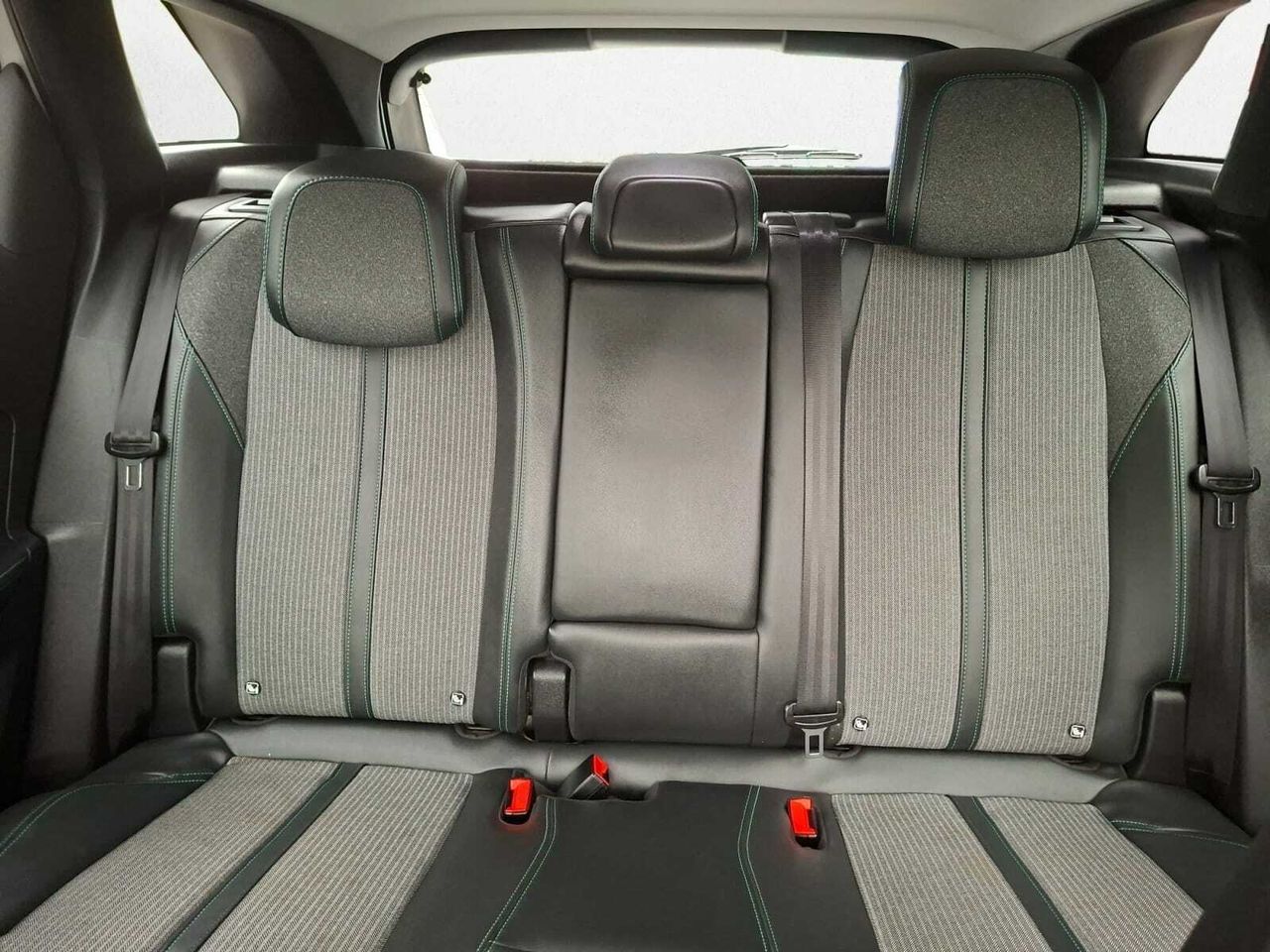 Peugeot 3008 Hybrid ALLURE PACK HYBRID 225 e-EAT8  - Foto 2