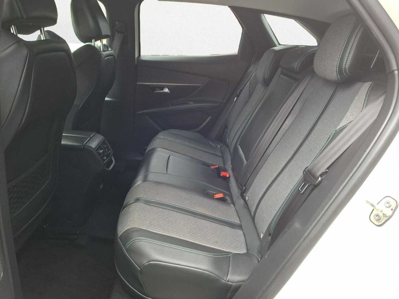 Peugeot 3008 Hybrid ALLURE PACK HYBRID 225 e-EAT8  - Foto 2