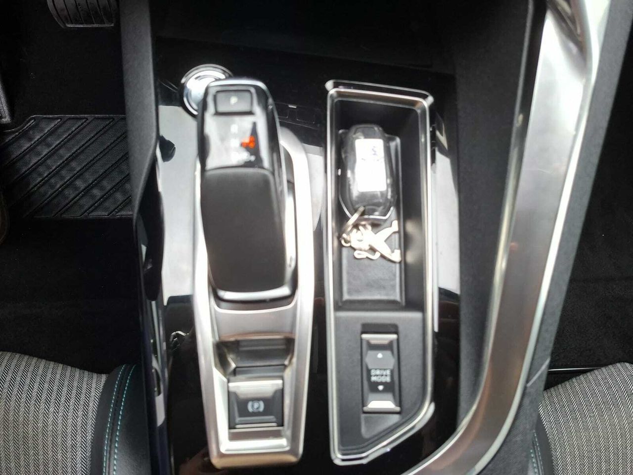 Peugeot 3008 Hybrid ALLURE PACK HYBRID 225 e-EAT8  - Foto 2