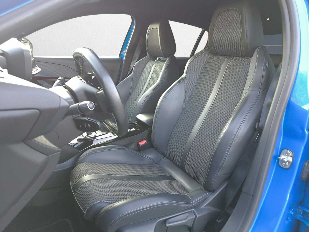 Peugeot e-208 GT LINE ELECTRICO 136 CV  - Foto 2