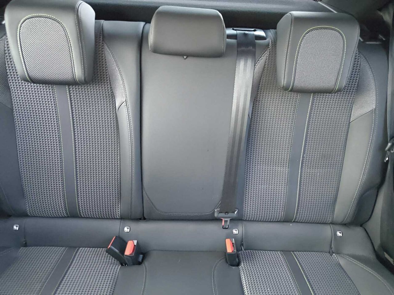 Peugeot e-208 GT LINE ELECTRICO 136 CV  - Foto 2