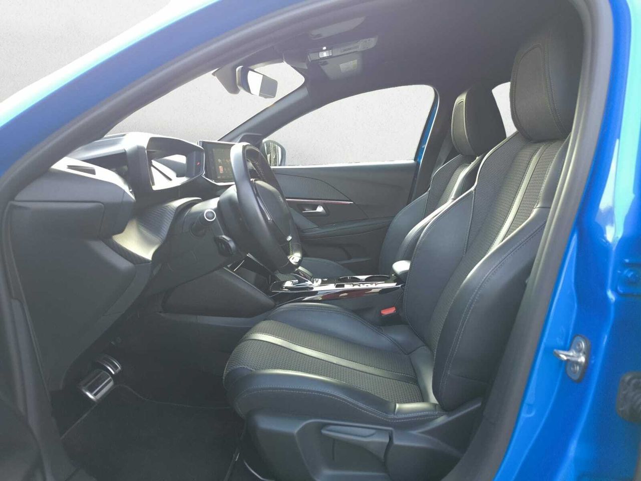 Peugeot e-208 GT LINE ELECTRICO 136 CV  - Foto 2