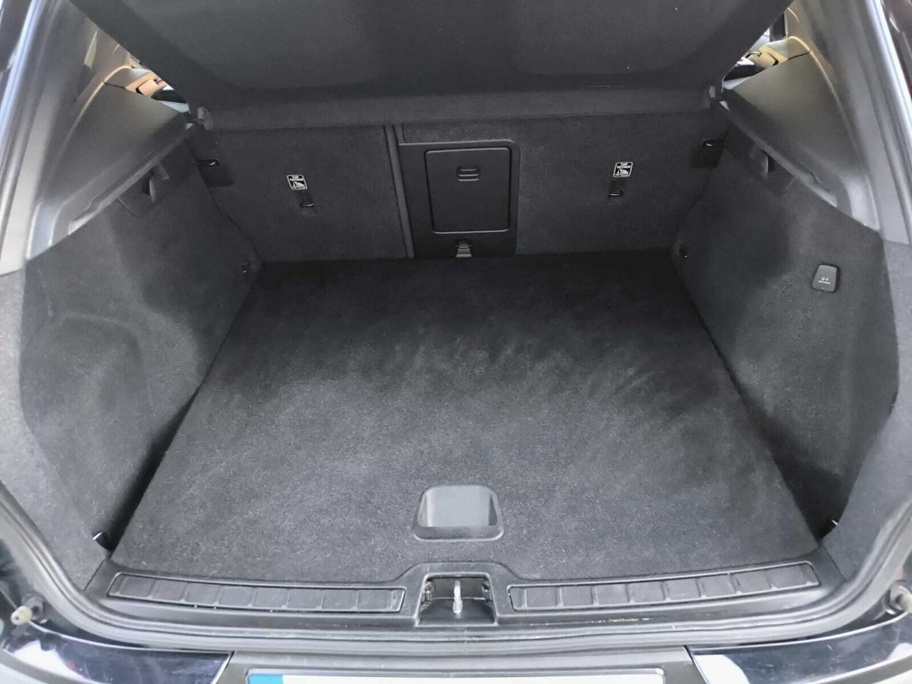 Volvo XC40 1.5 T3 MOMENTUM AUT  - Foto 2