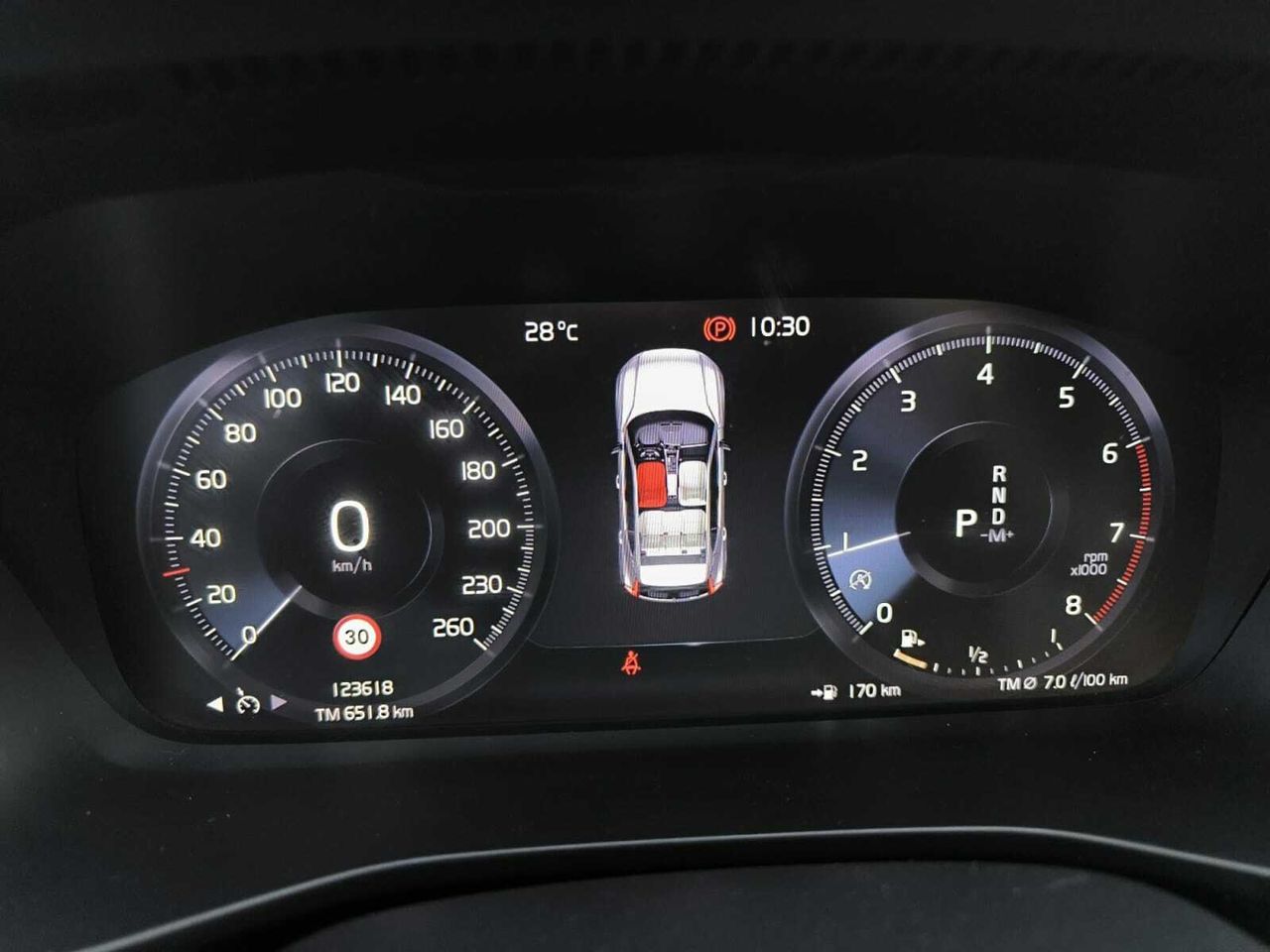 Volvo XC40 1.5 T3 MOMENTUM AUT  - Foto 2