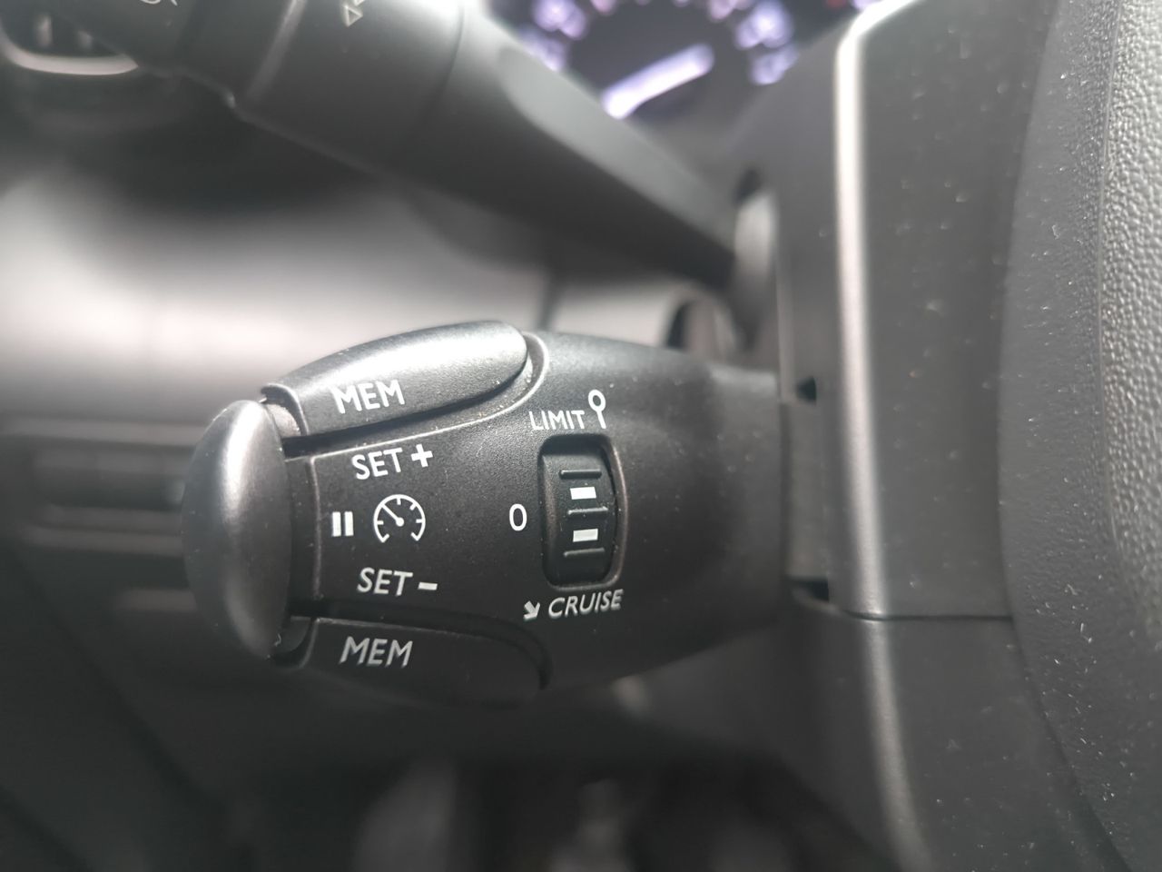 Citroën C3 Aircross BLUE HDI 110 CV SHINE  - Foto 2