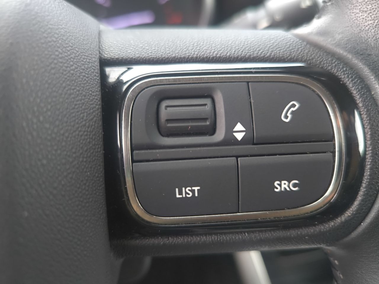 Citroën C3 Aircross BLUE HDI 110 CV SHINE  - Foto 2